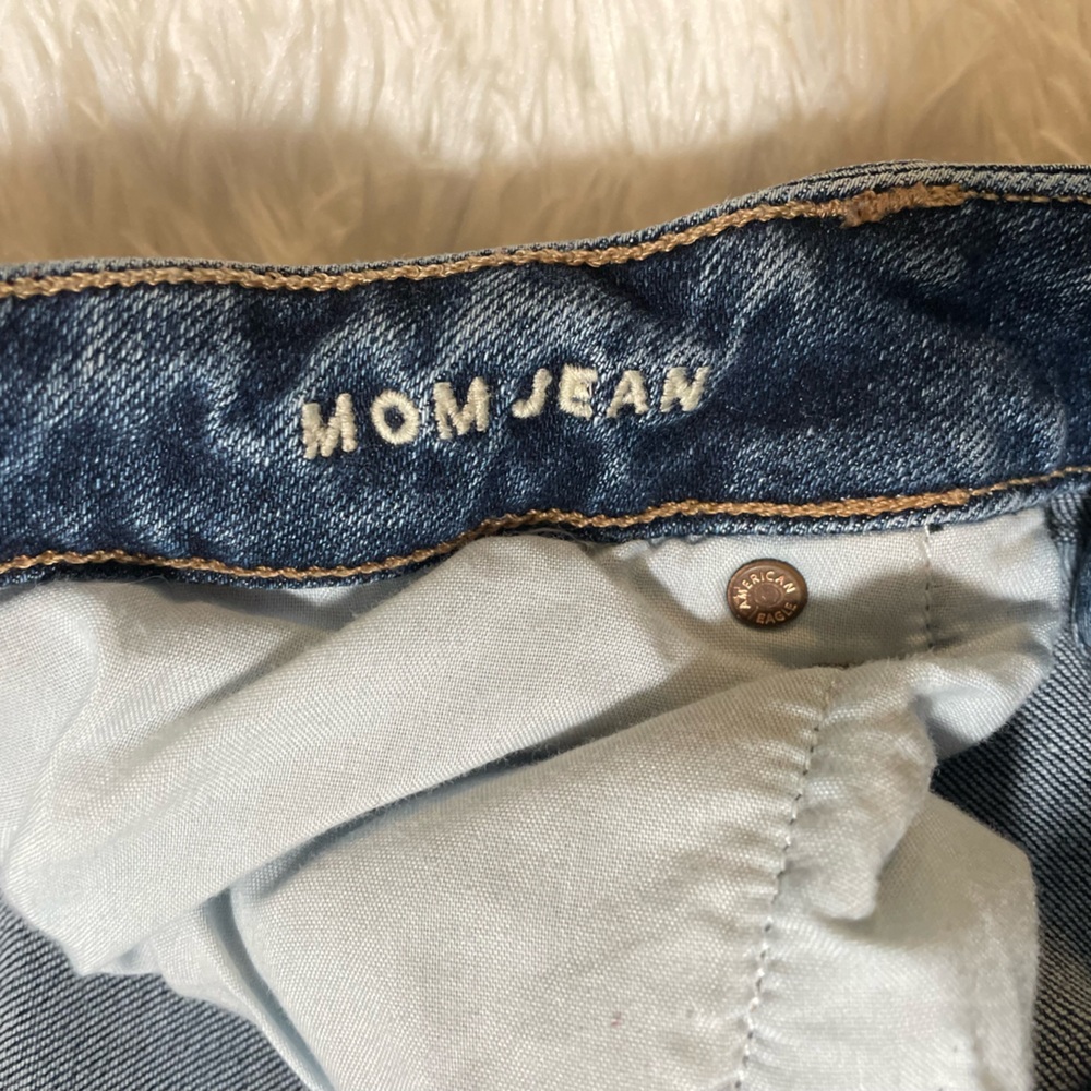 American Eagle Jeans Womens 10 R Regular Blue High Rise Medium Wash Mom Jean 10R - Picture 3 of 7